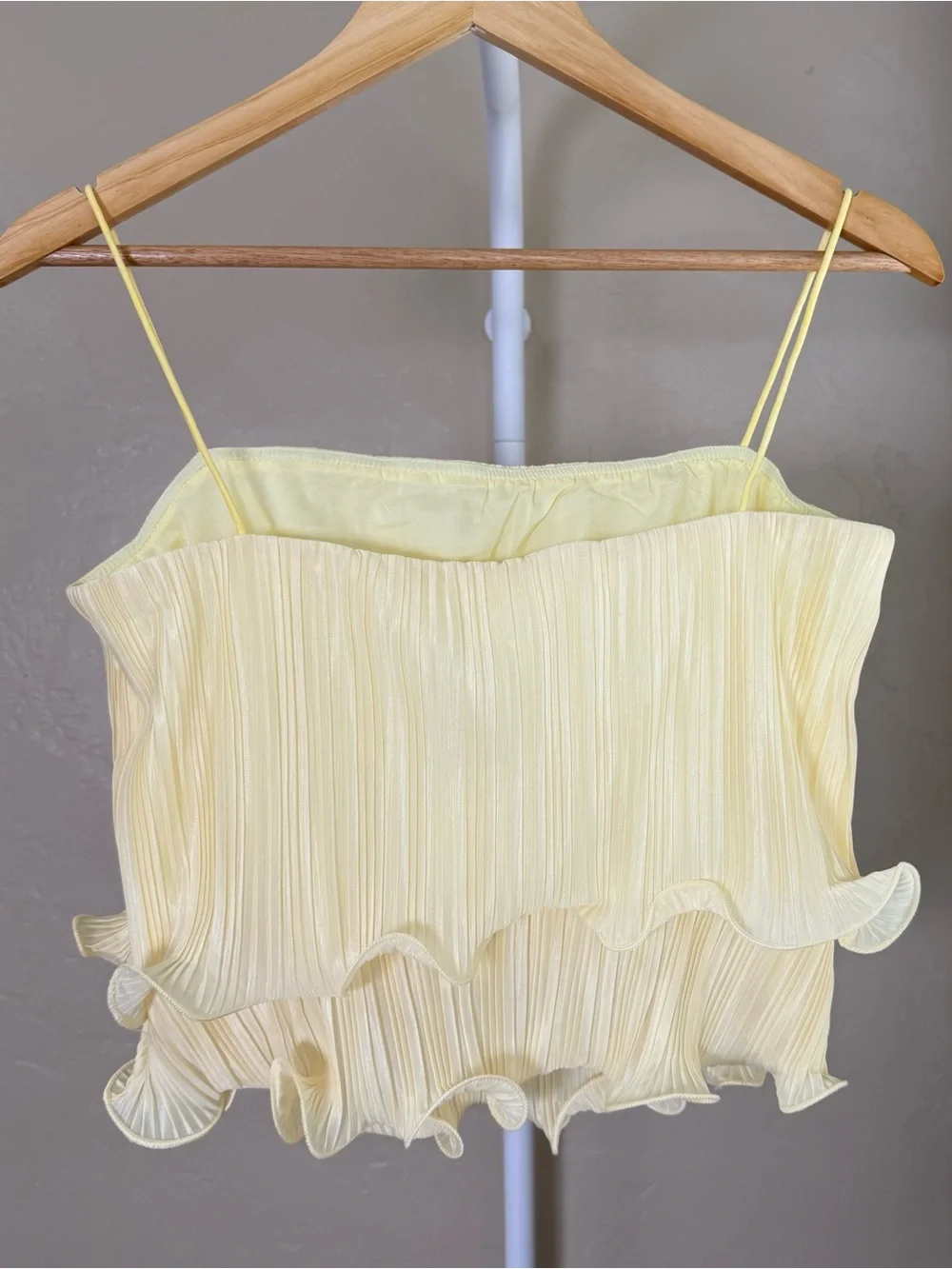 Commense Soft Butter Yellow Pleated Layered Ruffle Skirt Cami Set NWT Medium - Picture 12 of 13
